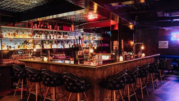 Singer Tavern